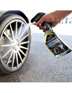 Meguiar's Ultimate Waterless Wheel and Tire Cleaning... 2