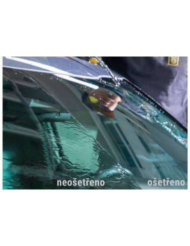 Window cleaning solution with hydrophobic...