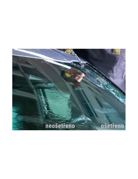 Window cleaning solution with hydrophobic effect Meguiar's Ultimate Glass Cleaner & Water Repellent, 473ml