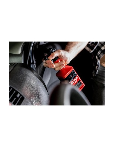 Motul Plastic Cleaner Λύση Καθαρισμού Εσωτερικού Αυτοκινήτου, 500ml