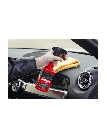 Motul Plastic Cleaner Interior Car Cleaning Solution, 500ml
