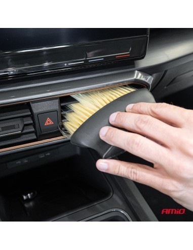 Fine brush for interior detailing Amio