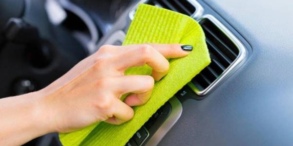 Cum cureți eficient sistemul de aer condiționat – recomandările Xenon Bright
