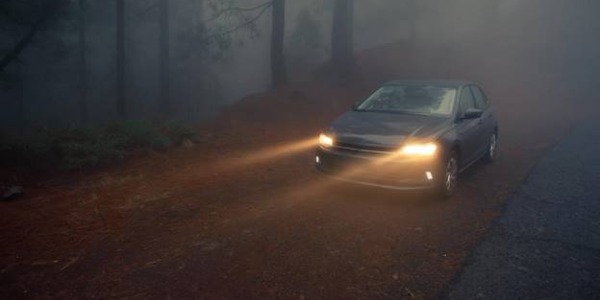 Top greșeli de evitat la schimbarea becurilor auto H4, H7 și alte tipuri 