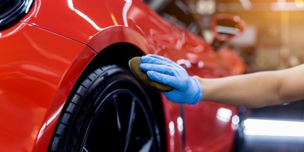 Kituri complete de detailing: când merită să le alegi în locul produselor separate